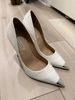 Saks Fifth Avenue White Pointed Toe Pumps with Silver Cap